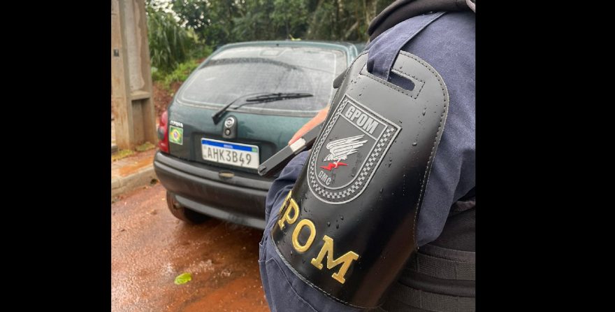 GPOM localiza Corsa com alerta de furto