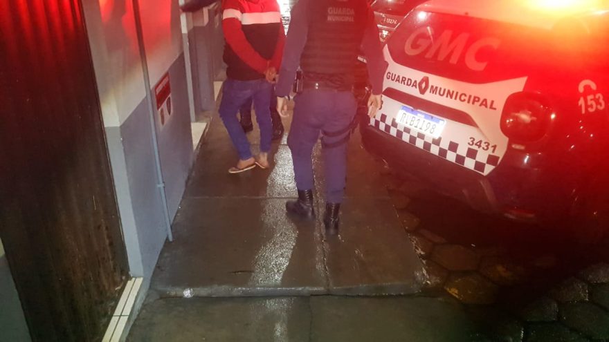 Homem é detido por agredir e ameaçar adolescente no Bairro Brasília