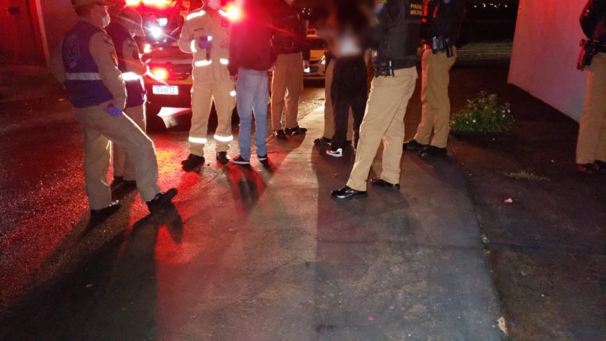 Adolescentes são atendidos pelo Siate após briga na rua, no Interlagos