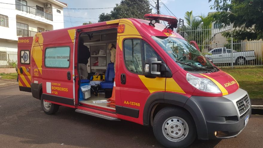 Motociclista fica ferido em queda de moto no Universitário