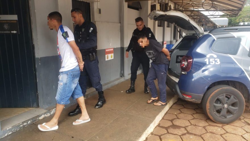 Dois homens em posse de drogas são detidos no Bairro Cascavel Velho