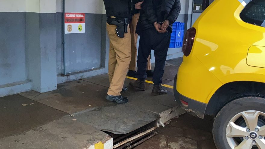 A casa caiu! Homem é detido em posse de Biz furtada