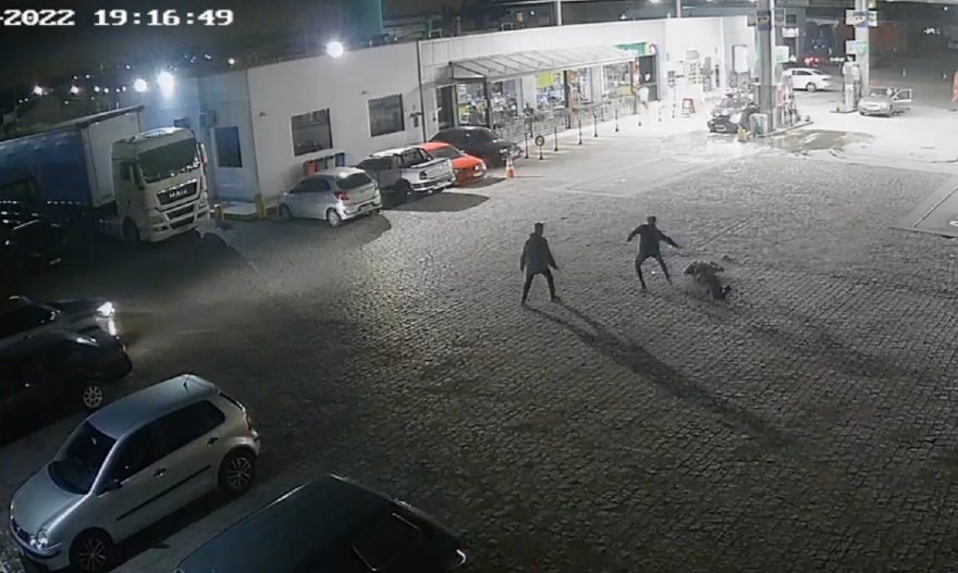 PCPR divulga imagens de homem sendo morto por disparos de arma de fogo em Curitiba