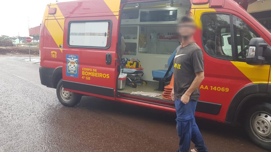 Acidente envolvendo bicicleta e carro mobiliza Corpo de Bombeiros
