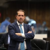 Em meio a privilégios, 1º Vice-presidente da ALEP, Marcel Micheletto, gasta mais de R$ 47 mil em aluguel de veículos Imagem referente a Em meio a privilégios, 1º Vice-presidente da ALEP, Marcel Micheletto, gasta mais de R$ 47 mil em aluguel de veículos