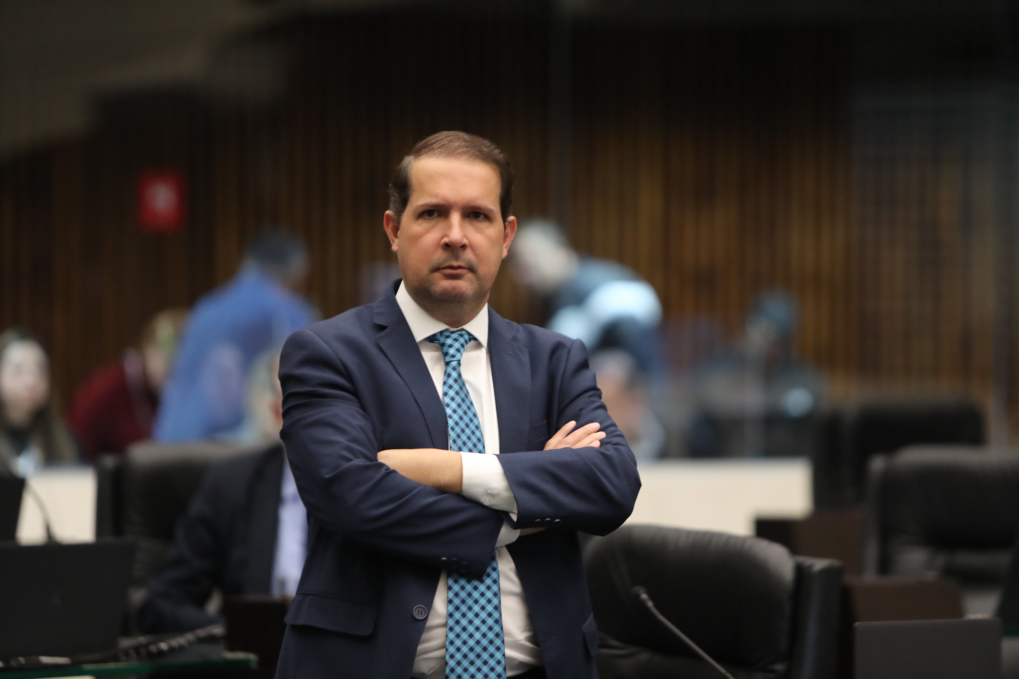 Em meio a privilégios, 1º Vice-presidente da ALEP, Marcel Micheletto, gasta mais de R$ 47 mil em aluguel de veículos