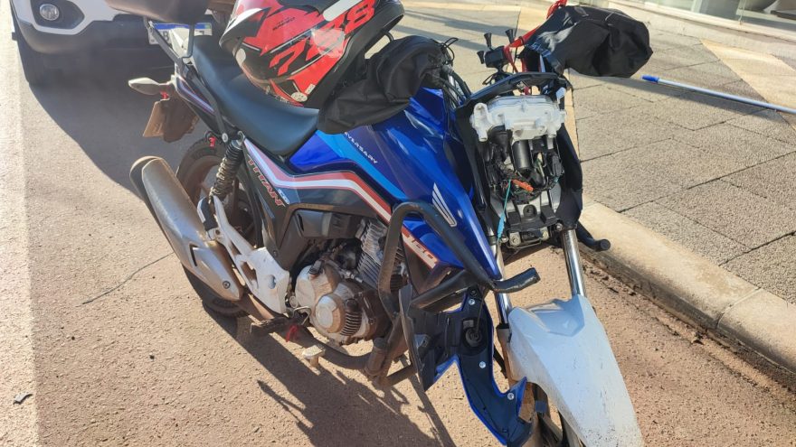Colisão entre moto e Van é registrada na Rua Paraná, no Centro