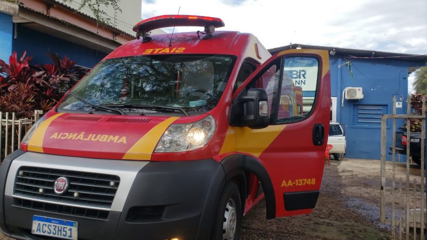 Homem é atropelado pelo próprio filho dentro de empresa no Centro