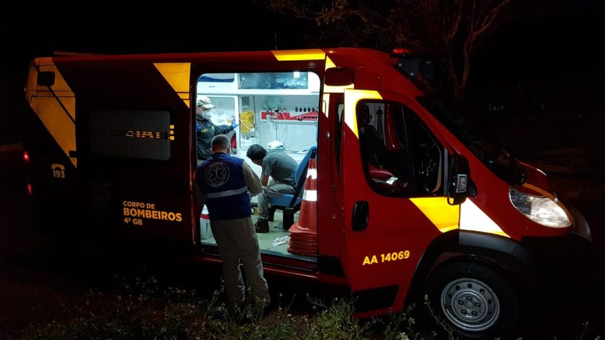 Homem sofre edema na testa ao cair dentro de residência no Santa Felicidade