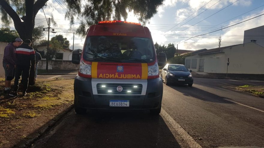 Motociclista fica ferida após colisão com caminhão no Bairro São Cristóvão