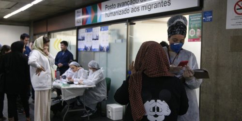 Acolhimento a afegãos requer ajustes do mercado de trabalho, diz Acnur