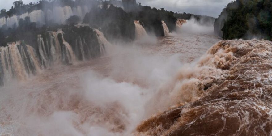 Vazão das Cataratas atinge 9,9 milhões de litros de água por segundo; veja vídeo