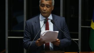 Romário é internado com infecção intestinal