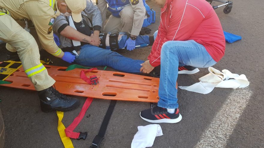 Motociclista sofre ferimentos graves em acidente na Rua Cuiabá