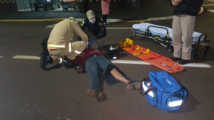 Motociclista fica ferido em acidente na Rua Paraná