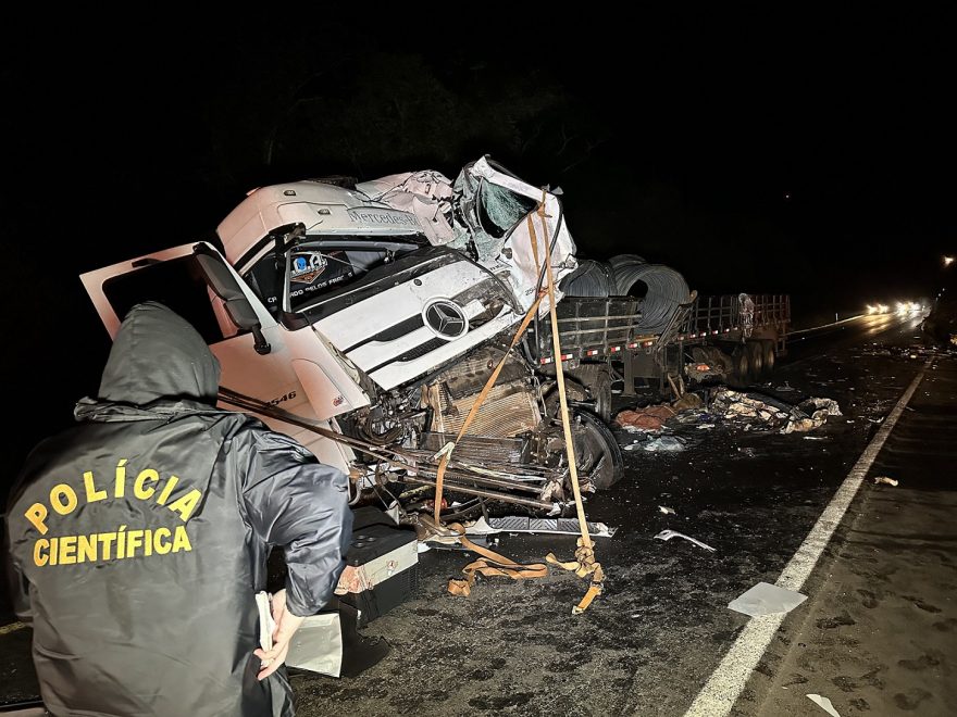 Colisão frontal entre dois caminhões mata empresário cascavelense na BR-277, em Prudentópolis