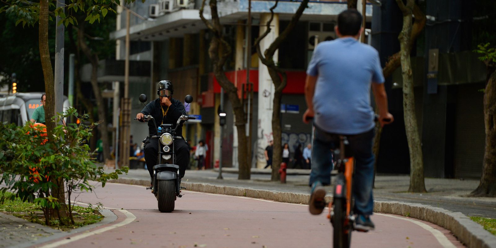 Câmara vota projeto que regulamenta uso de bicicletas elétricas e ciclomotores na cidade