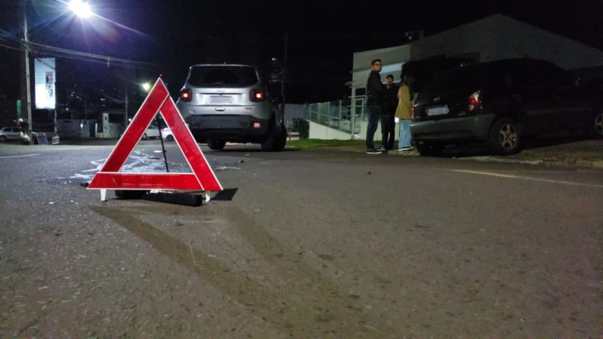 Renegade e Celta se envolvem em colisão na Avenida Toledo