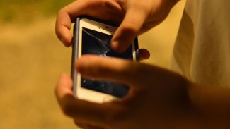 Diálogo é importante para segurança das crianças na internet