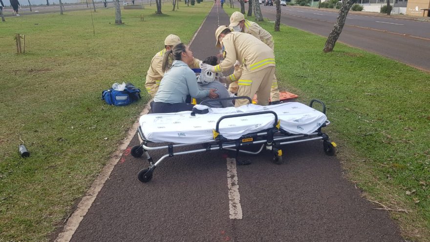 Homem fica ferido ao sofrer queda na Avenida Tancredo Neves