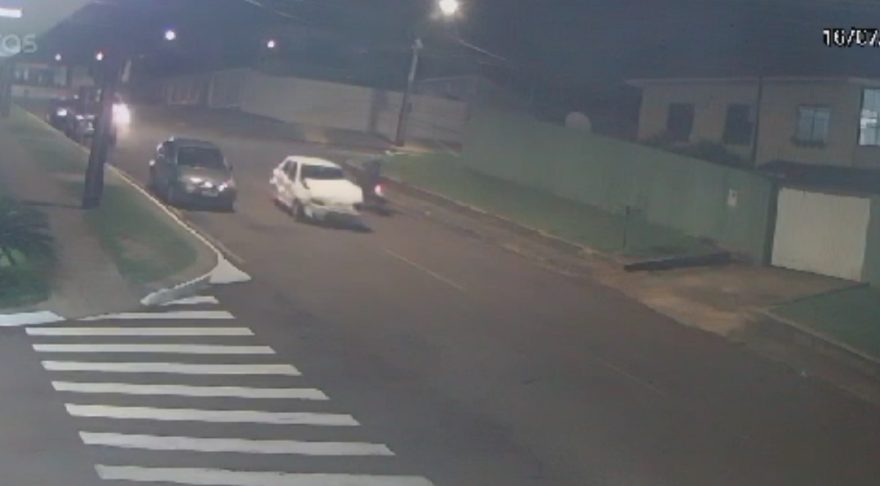 Câmeras registram acidentes na sequência na Rua João Merlim