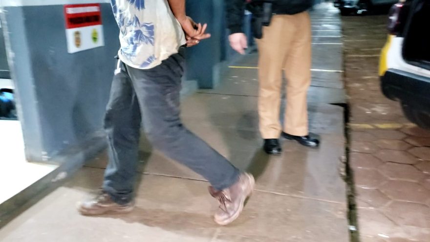 Suspeito de invadir obra e furtar janela é detido no Tarumã