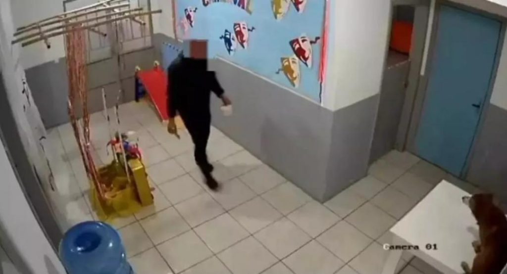 Vigilante de creche é condenado por estuprar cão em Santa Catarina Vigilante de creche é condenado por estuprar cão em Santa Catarina