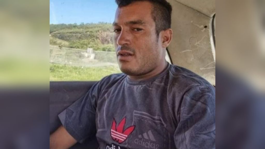 Família procura Jeovane Oliveira Floriano, que desapareceu ao chegar na rodoviária de Cascavel Família procura Jeovane Oliveira Floriano, que desapareceu ao chegar na rodoviária de Cascavel