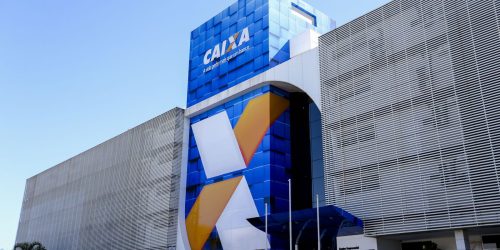 Imagem referente a Caixa libera abono salarial para nascidos em novembro e dezembro