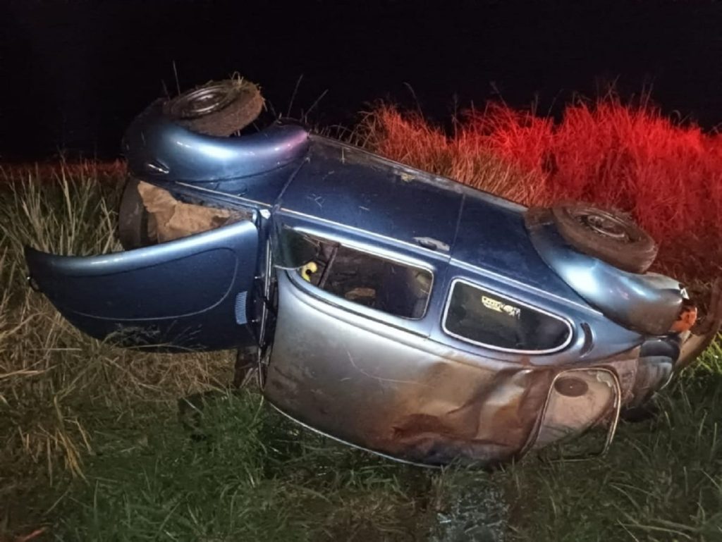 Ex-vereador de Marechal Rondon sofre ferimentos moderados após capotar Fusca na rodovia Ex-vereador de Marechal Rondon sofre ferimentos moderados após capotar Fusca na rodovia