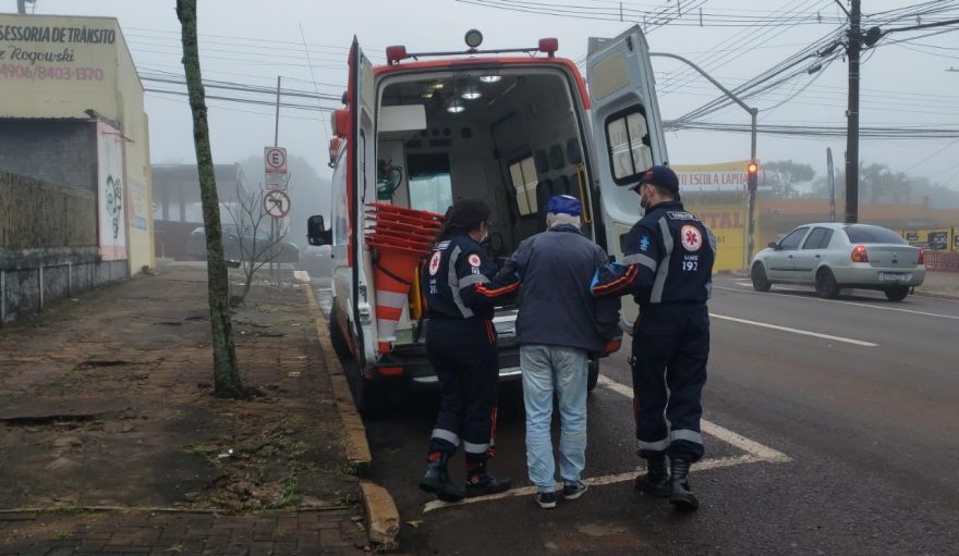 Idoso sofre crise convulsiva em via pública e é socorrido pelo Samu