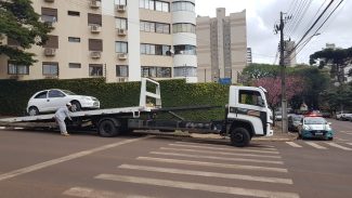 Estacionado de forma irregular, Celta é apreendido pela Transitar