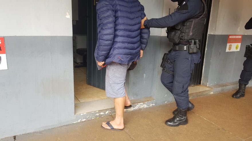 Jovem que era procurado pela Justiça é detido na Avenida Brasil