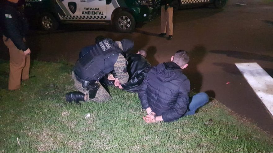Noite de terror: bandidos rendem família a mão armada e roubam veículo carregado com eletrônicos