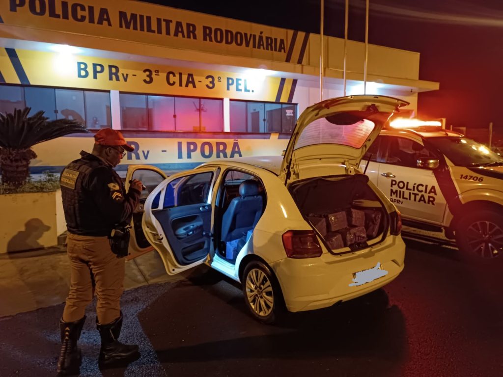 Condutor é flagrado pela PRE transportando 23O kg de maconha na rodovia PR-323 Condutor é flagrado pela PRE transportando 23O kg de maconha na rodovia PR-323