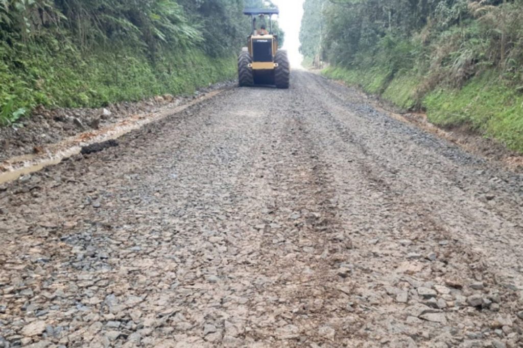 Em parceria com a Itaipu Binacional, Cascavel anuncia licitação de R$ 3,6 milhões para pavimentar estradas rurais