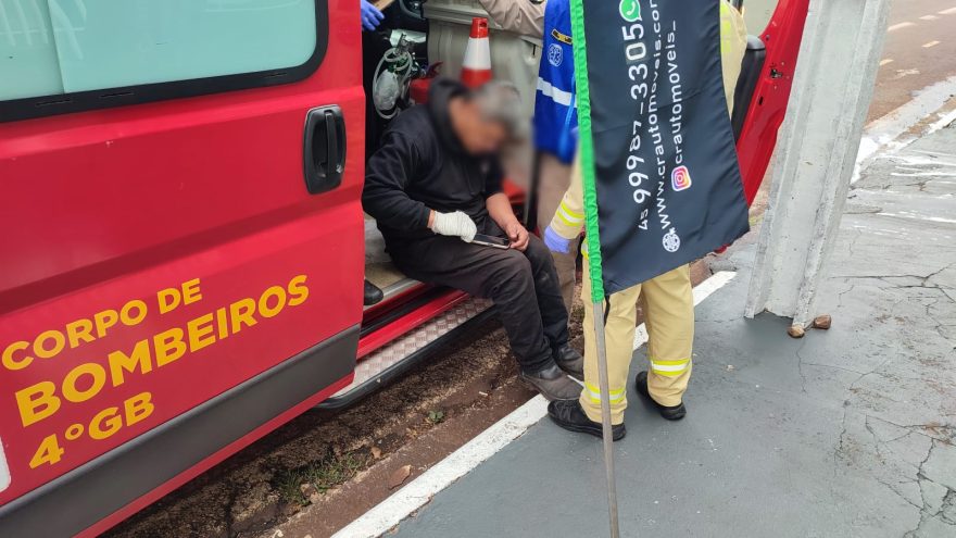 Motociclista fica ferido ao sofrer acidente na Rua Erechim, no Centro