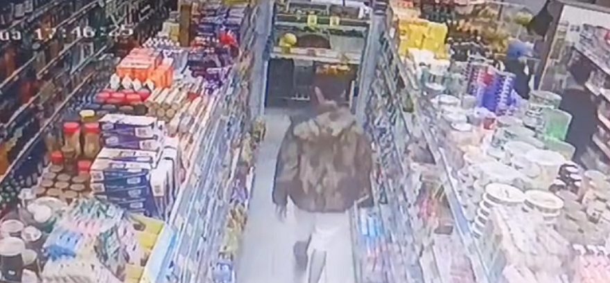 Jovens furtam pote de Nutella em mercado no Consolata