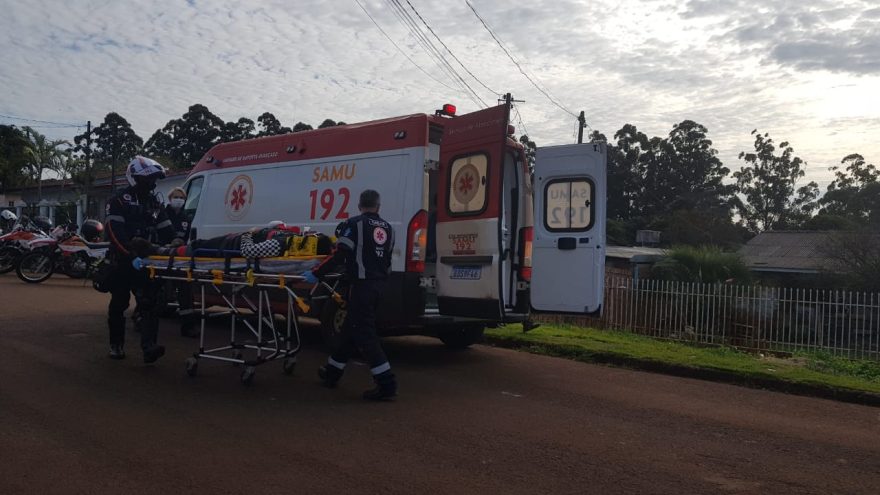 Motociclista fica ferido em acidente no Bairro Santos Dumont, em Cascavel
