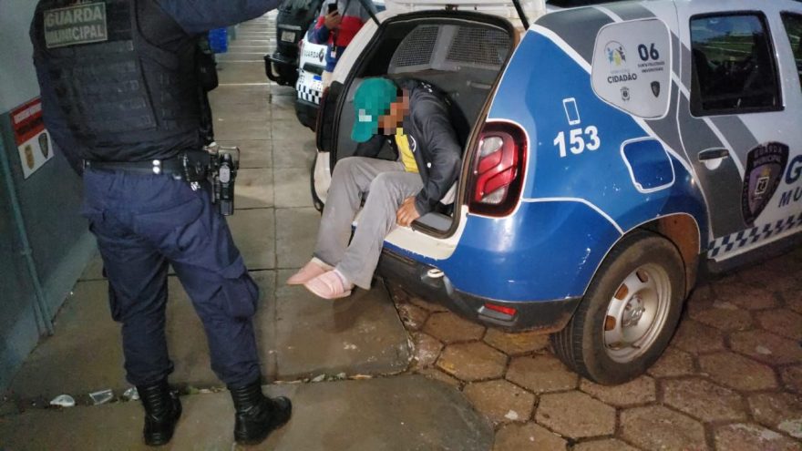 Homem é detido por descumprir medida protetiva contra a mãe no Cataratas