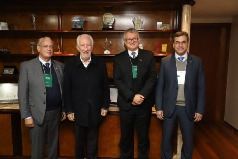 Piana ressalta importância da indústria no lançamento do Parque Tecnológico do setor Imagem referente a Piana ressalta importância da indústria no lançamento do Parque Tecnológico do setor