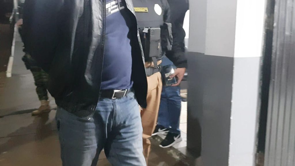 Idoso é preso por descumprir medida protetiva e por ameaça Idoso é preso por descumprir medida protetiva e por ameaça