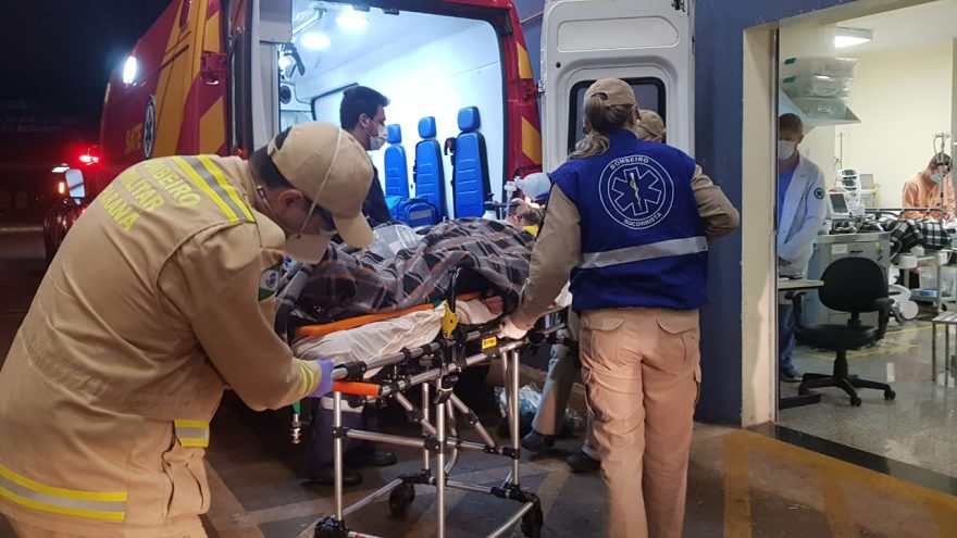 Jovem sofre TCE em queda de moto e é levado em estado grave ao HU