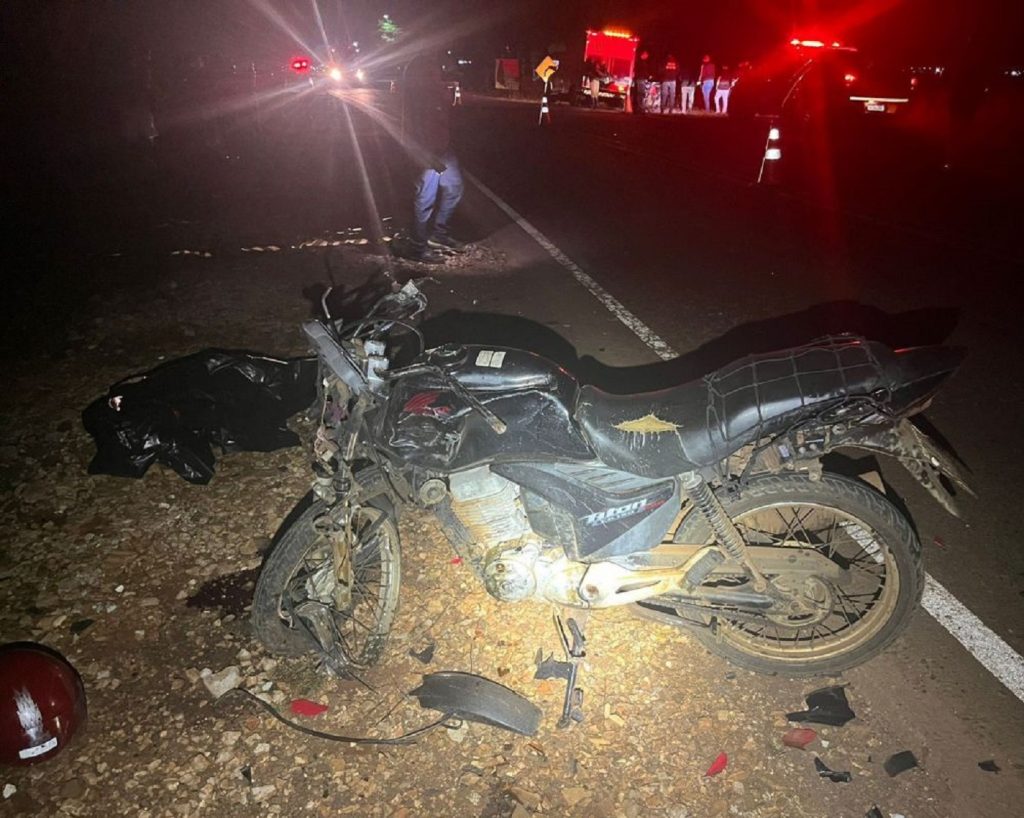 Dois homens morrem em batida frontal entre motos na PR-491, em Marechal Rondon Dois homens morrem em batida frontal entre motos na PR-491, em Marechal Rondon
