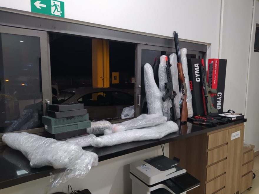 Polícia Rodoviária Federal de Cascavel apreende armas de Airsoft