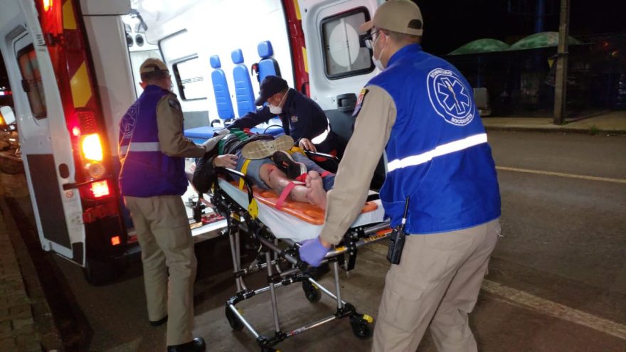 Motociclista fica ferido em acidente de trânsito na Rua Souza Naves