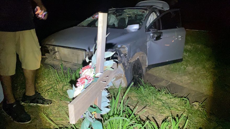 Livramento? Pneu estoura e Volvo capota ao lado de Cruz na BR-467
