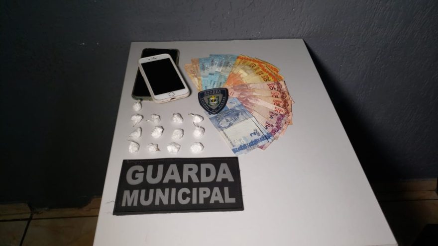 Homem em posse de drogas é preso pela Guarda Municipal