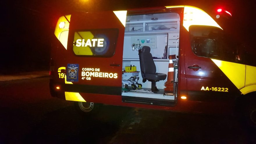 Por falta de energia elétrica na região, idoso escorrega em escada e bate a cabeça