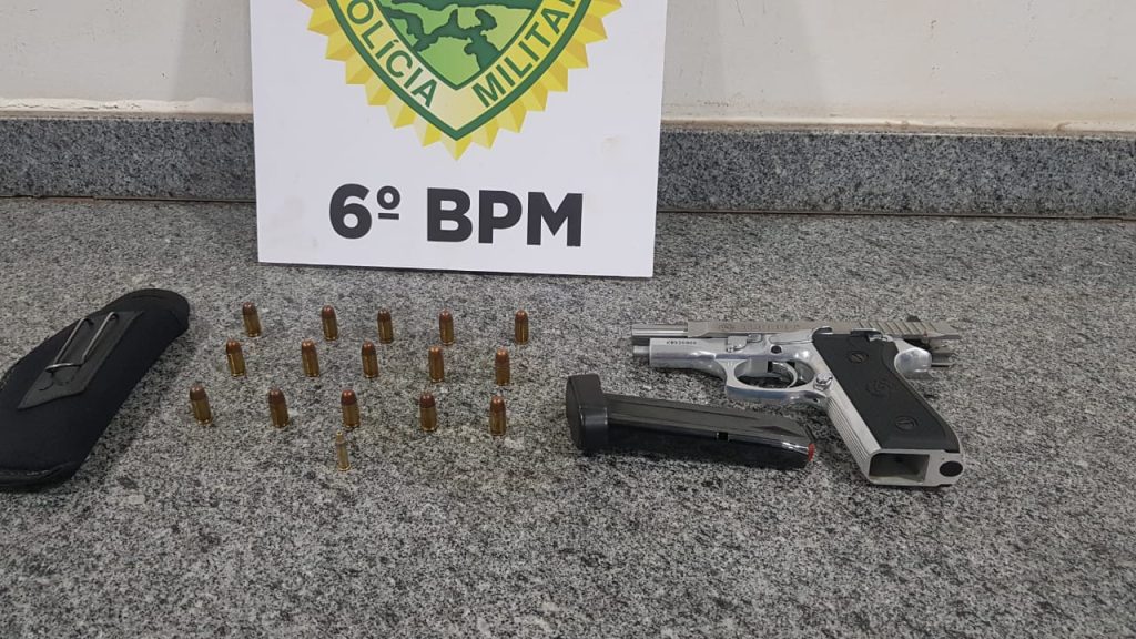 Após denúncias, homem é detido em posse de pistola no Parque dos Ipês Após denúncias, homem é detido em posse de pistola no Parque dos Ipês